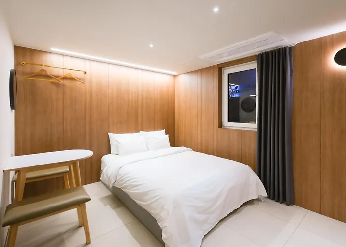 Hotel Home ホテル